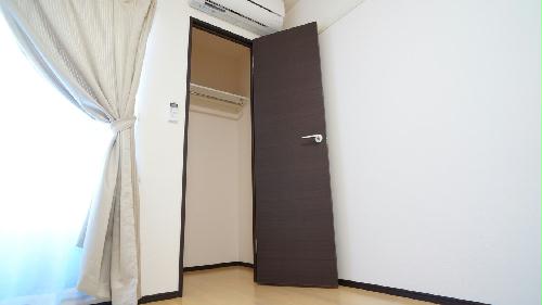 収納　大きなクローゼットで収納力バツグンです。