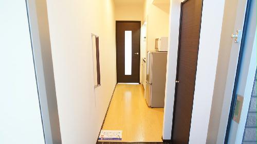 エントランス　スッキリとした廊下