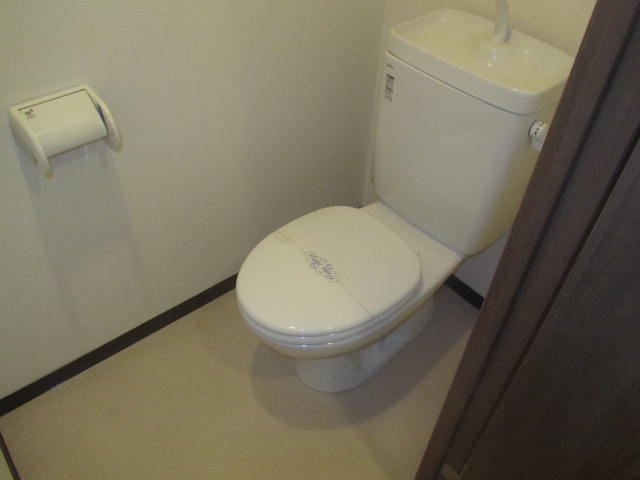 阪急京都線 東向日駅 徒歩1分 5階建 築16年のトイレ写真