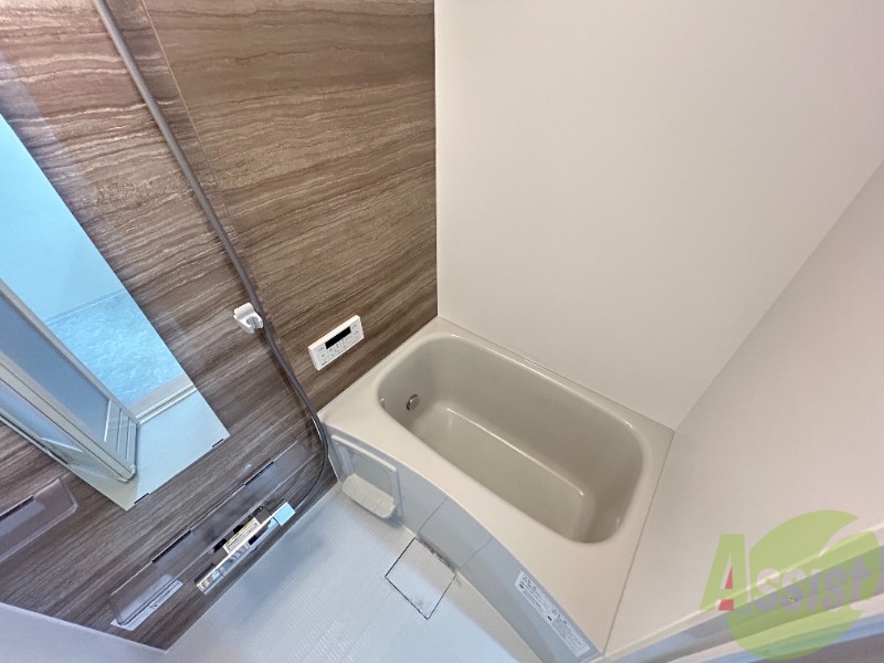 バス・シャワールーム　浴槽付きのお風呂です。ここで一日の疲れを癒しましょう。