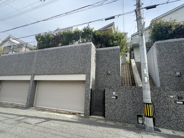 塩屋北町3丁目戸建の建物外観