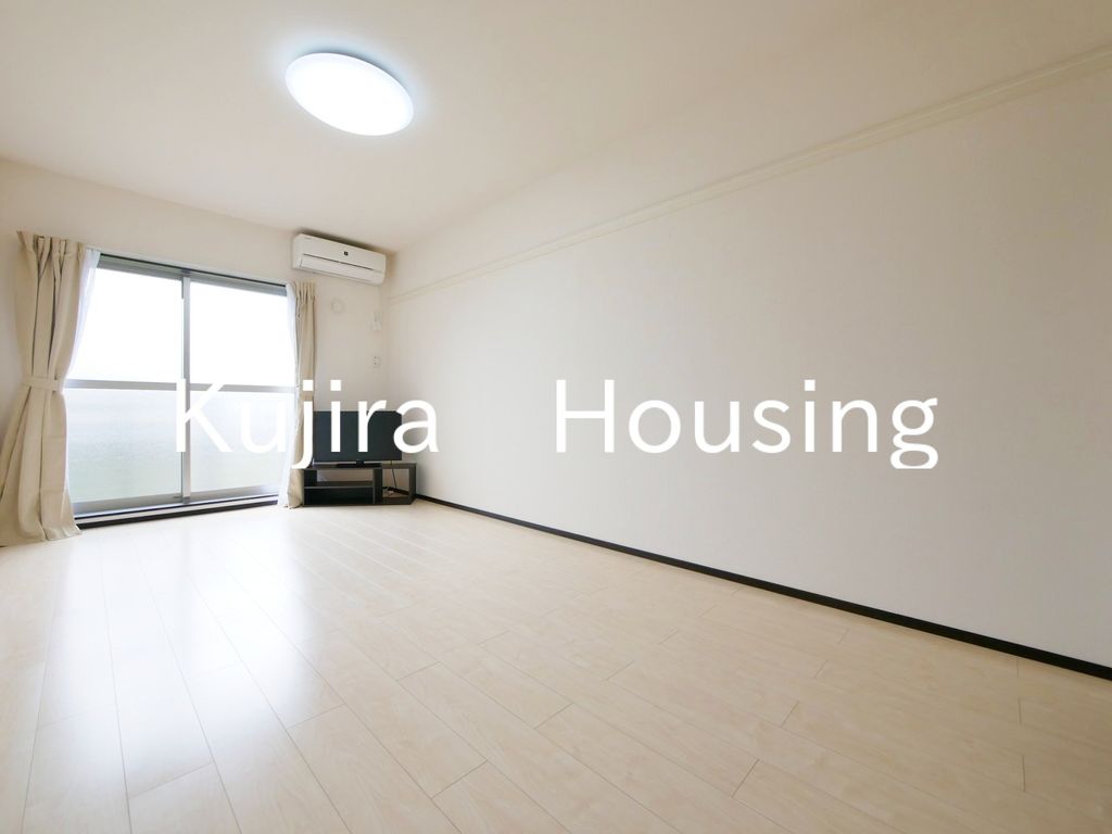 居室・リビング　7.6帖の洋室です♪