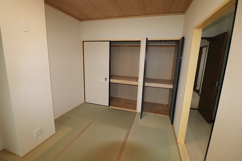 ロイヤルレインボー中主_内装_4