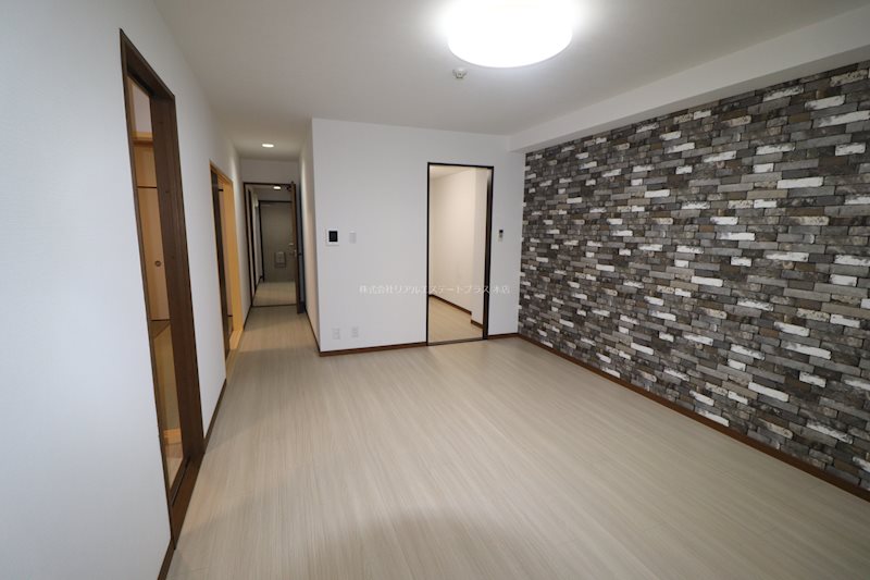 ロイヤルレインボー中主_内装_0