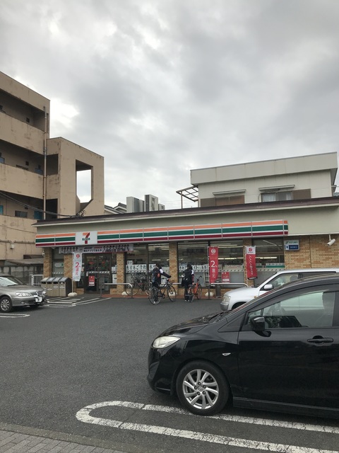 【平塚市立野町のマンションのコンビニ】