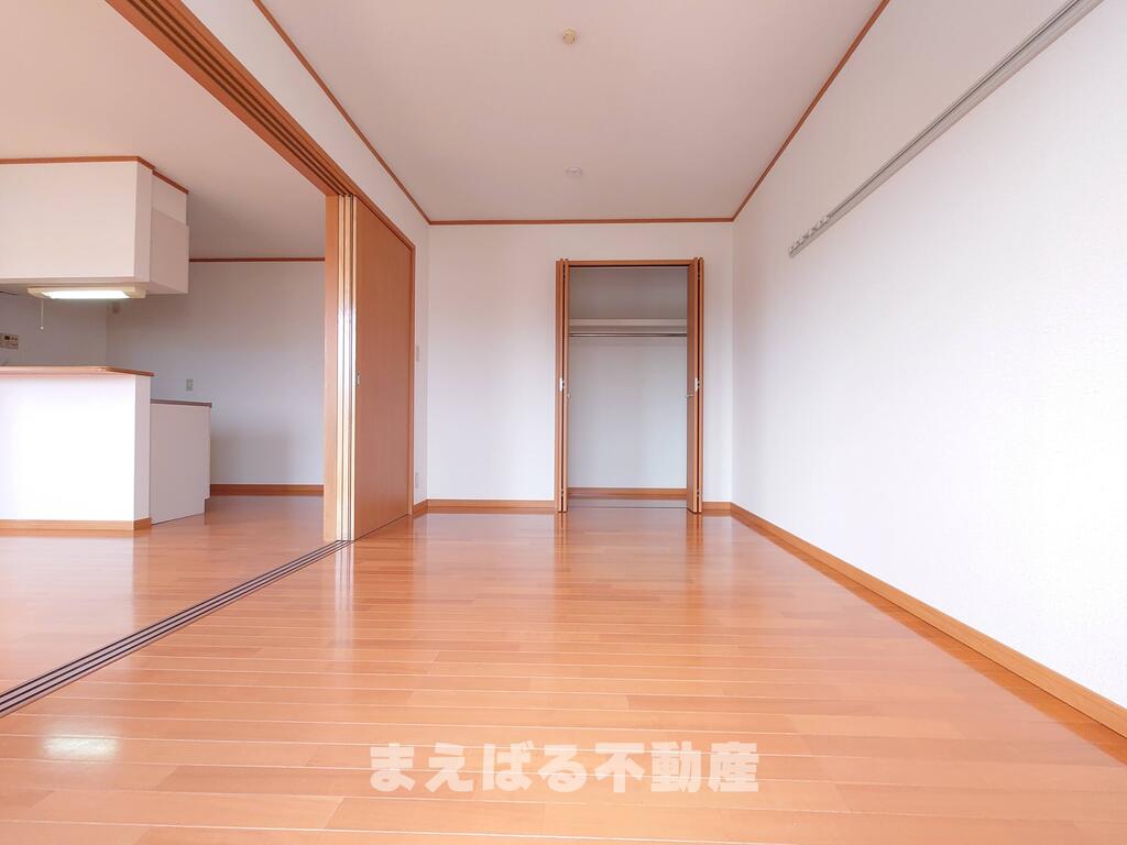 収納　各個室に収納付き。※写真別部屋