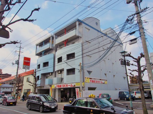 広島市安佐南区緑井のマンションの建物外観