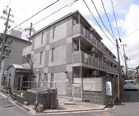 京都市伏見区深草ヲカヤ町のマンションの建物外観