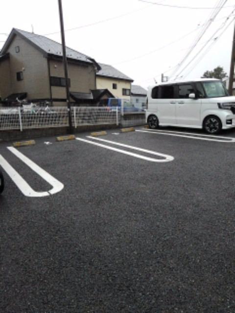 【青梅市今井のアパートの駐車場】