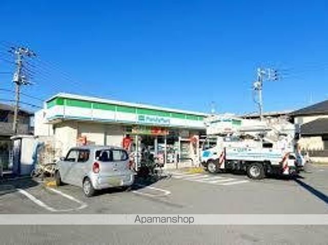 コンビニ　ファミリーマート田柄四丁目店（コンビニ）まで398m