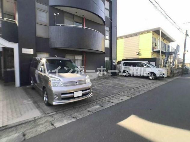 【野田市尾崎のマンションの駐車場】