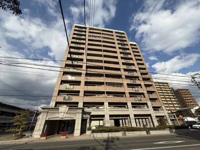 ファミール西条朝日町の建物外観