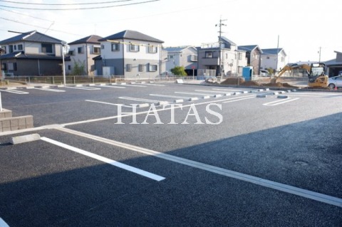 【西尾市一色町味浜のアパートの駐車場】