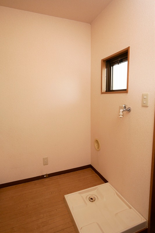 その他設備　メゾン長束西204 洗濯置き場