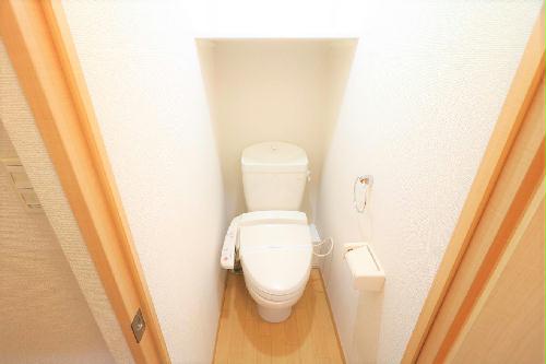 トイレ　温水洗浄便座を完備しており快適な毎日を！