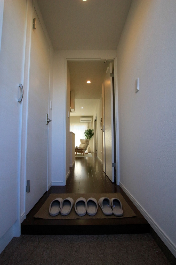 玄関　玄関収納大きめです♪