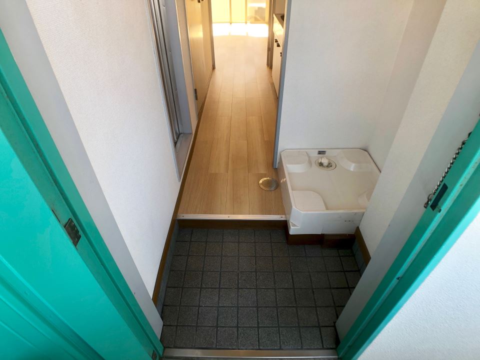 玄関　室内洗濯機置場あります