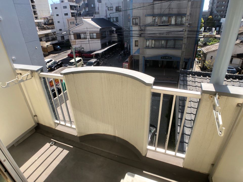 バルコニー　東向きのお部屋です