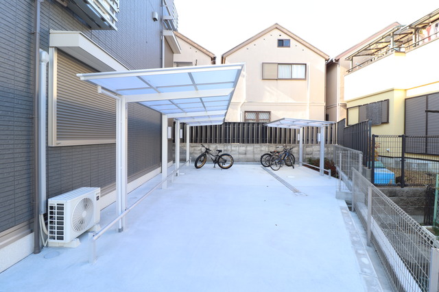 その他共有部分　屋根付き駐輪場