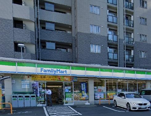 コンビニ　ファミリーマートスリーウェル新横浜店（コンビニ）まで254m