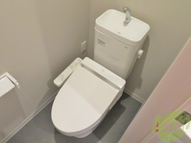 トイレ　トイレはウォシュレット付きです。これは嬉しい。