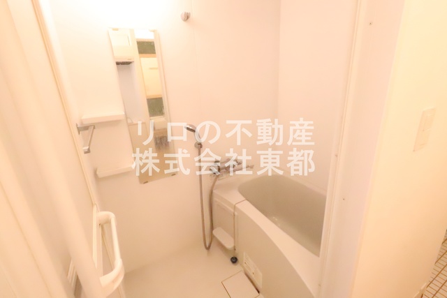 バス・シャワールーム　バストイレ別なので毎日快適♪