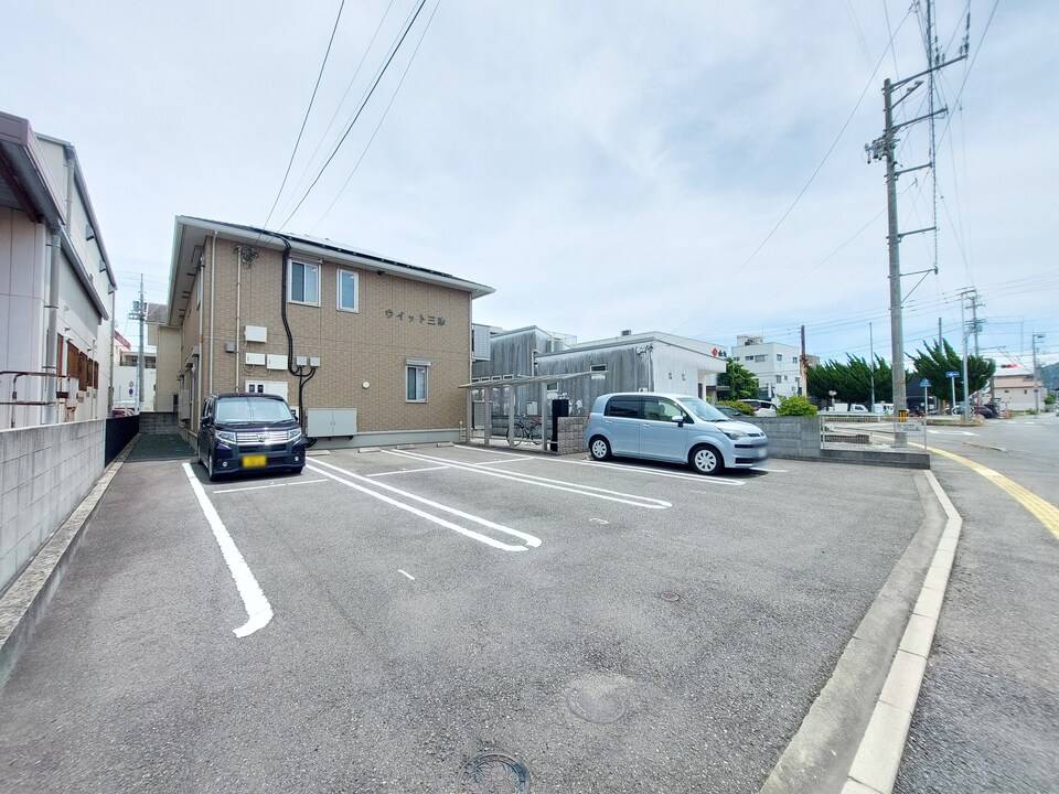 駐車場　駐車場