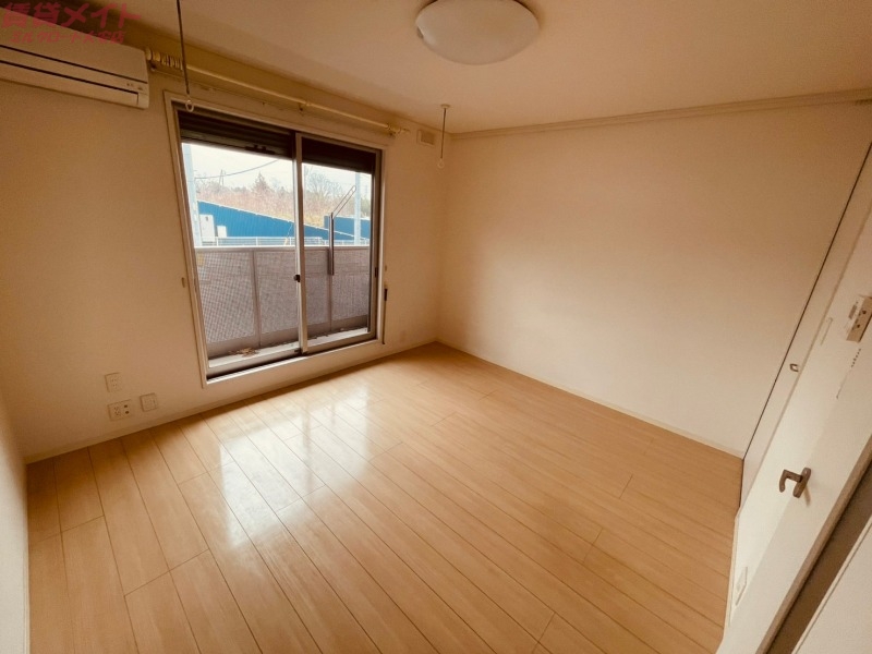 居室・リビング　同型別部屋写真です