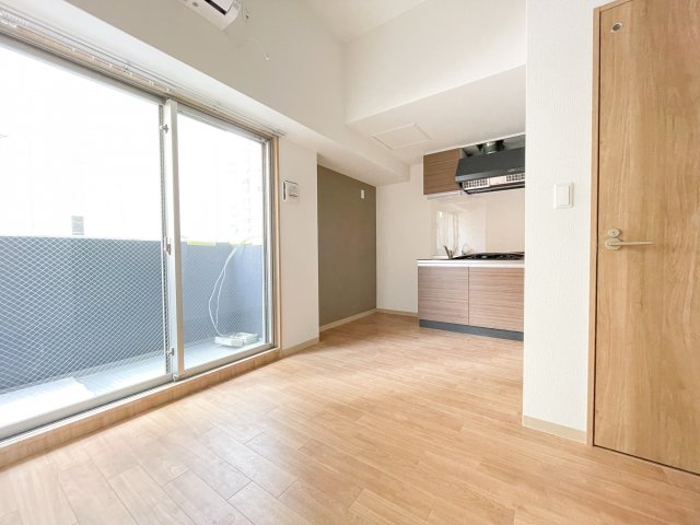 居室・リビング　エアコン付きのお部屋です