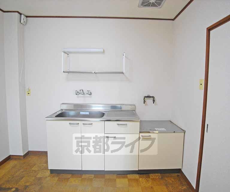 キッチン　広いキッチンです。