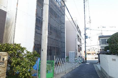 玄関　建築中