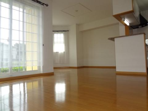 居室・リビング　室内