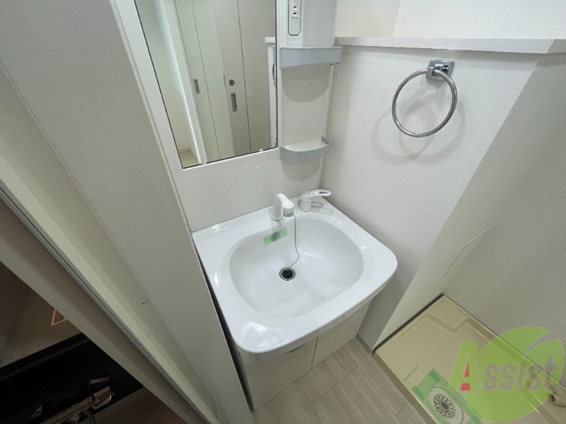 洗面設備　洗髪洗面化粧台なので朝の身支度もスムーズですね。