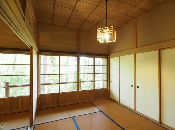 その他部屋・スペース　風情がございます。奥にはお庭の緑が広がります。