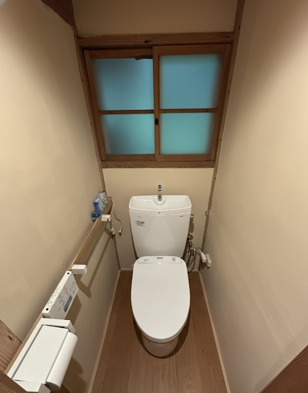 トイレ　リフォーム済みの清潔感のあるトイレです。