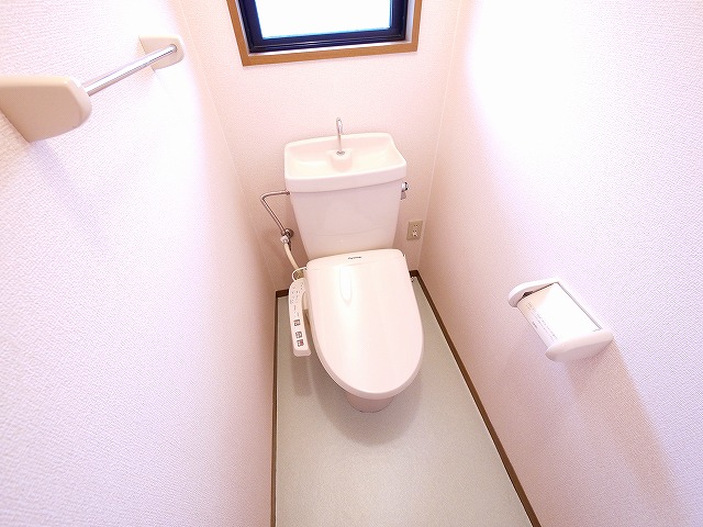 トイレ　清潔感のあるトイレです