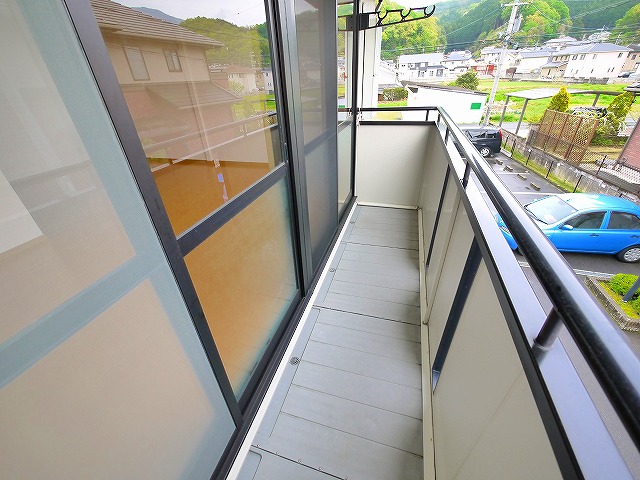 バルコニー　暖かな日差しのふりそそぐバルコニー