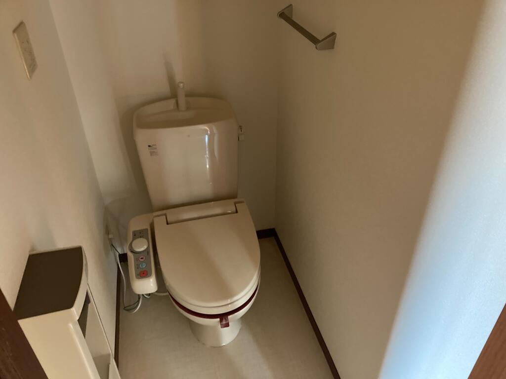 トイレ　写真は現況優先にて