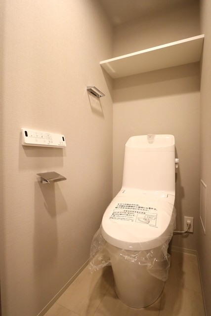 トイレ　同間取り別部屋参考写真