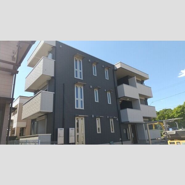 建物外観　東側　外観