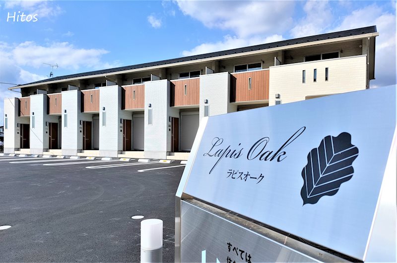 建物外観　1・2階併用のメゾネットタイプ物件のご紹介です。