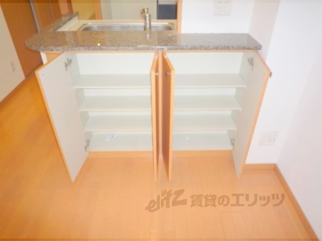 収納　カウンターキッチンの収納