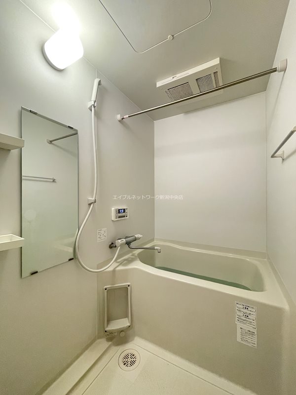 バス・シャワールーム　※同間取り306号室参考写真