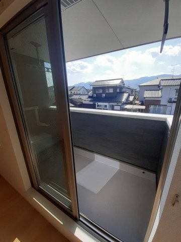 バルコニー　陽当たり良好なバルコニーです♪