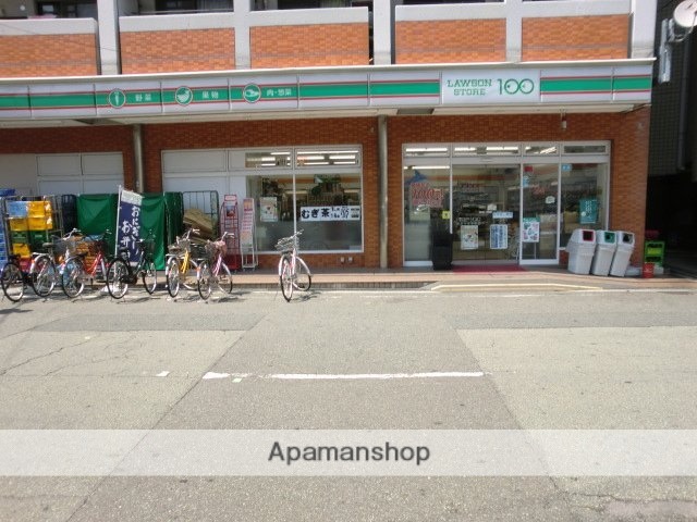 コンビニ　ローソンストア１００（コンビニ）まで194m