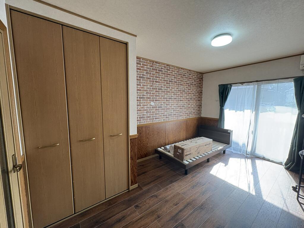 その他設備　ウッディーな内装