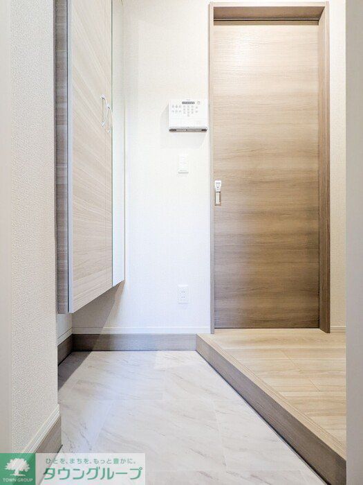 玄関　お部屋探しは株式会社　タウンハウジング　までお気軽にお問合…