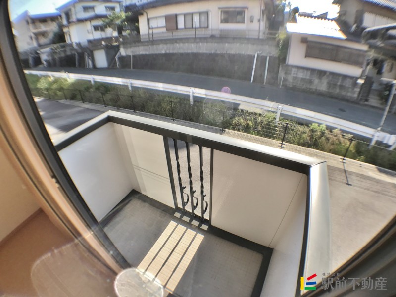 バルコニー　同建物別部屋写真