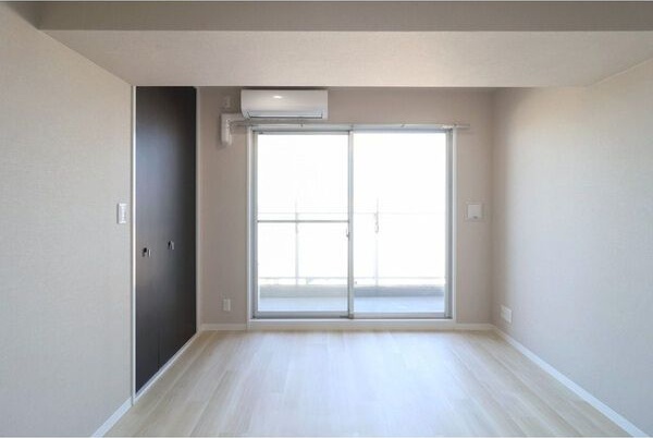 居室・リビング　※写真は同じマンションの違う部屋のものになります。