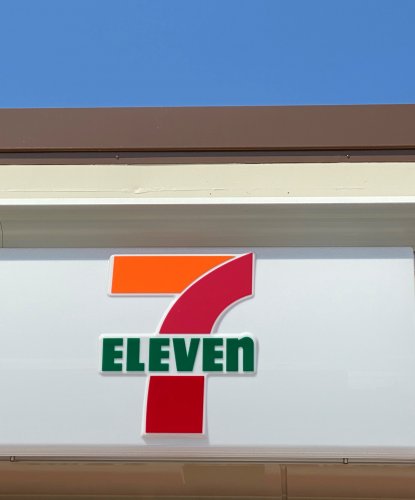 コンビニ　セブンイレブン 名古屋草平町店（コンビニ）まで123m